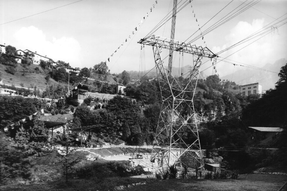 SAE - foto storica di un traliccio